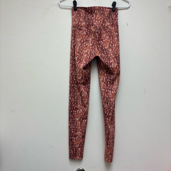 Beach Riot Sport Piper Legging Reindeer Print - Picture 8 of 10